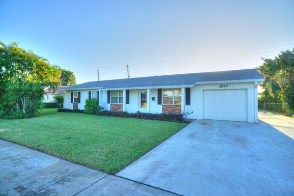 807 Easterly, North Palm Beach, FL 33408