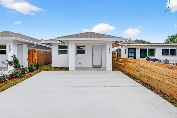 2932 Saginaw, West Palm Beach, FL 33409