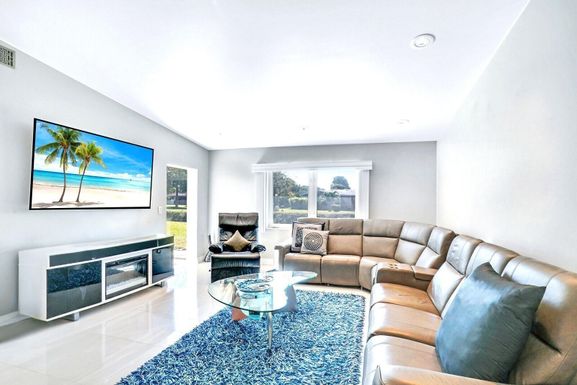 6140 Kings Gate, Delray Beach, FL 33484