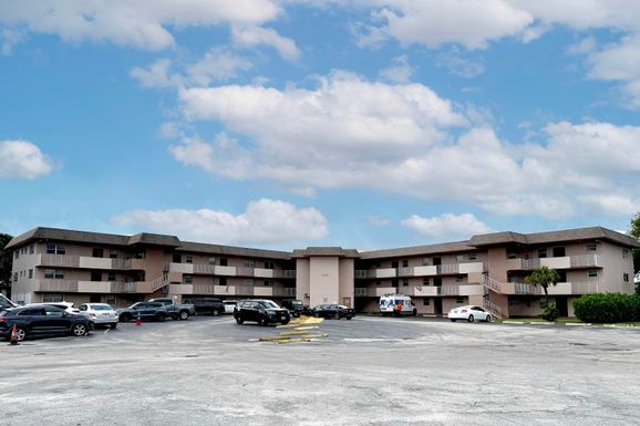 1200 Tallwood, Hollywood, FL 33021