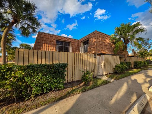 832 Blue Ridge, West Palm Beach, FL 33409
