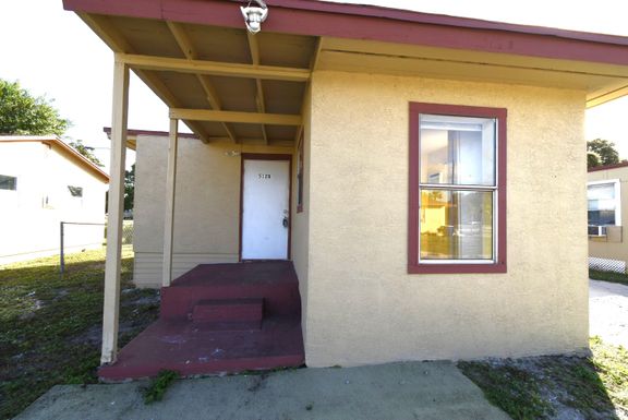 514 27th N, Fort Pierce, FL 34947