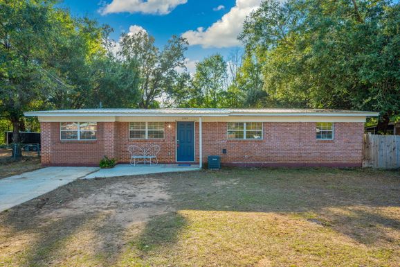 6415 Julia, Milton, FL 32570