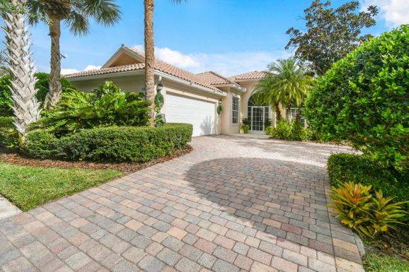 8297 Angelina, Hobe Sound, FL 33455