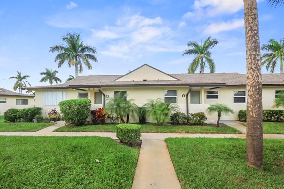 4808 Cresthaven Blvd, West Palm Beach, FL 33415