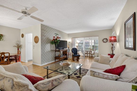 4550 2nd, Delray Beach, FL 33445