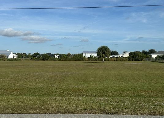7005 21st, Okeechobee, FL 34974