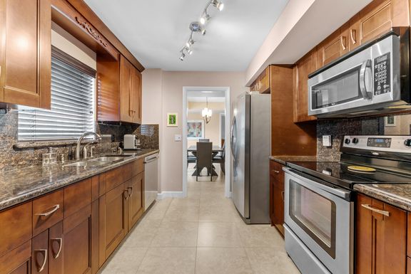 6300 2nd, Boca Raton, FL 33487