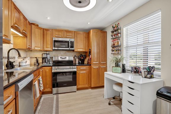 3960 Oaks Clubhouse, Pompano Beach, FL 33069