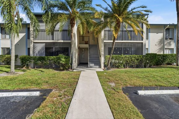1102 Green Pine, West Palm Beach, FL 33409