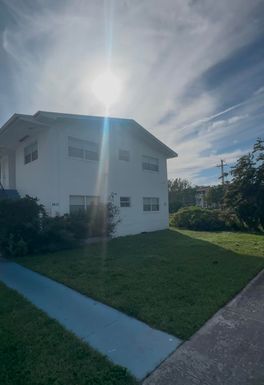 1410 171, North Miami Beach, FL 33162