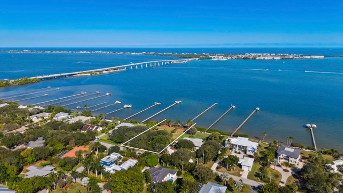 36 Sewalls Point, Sewalls Point, FL 34996