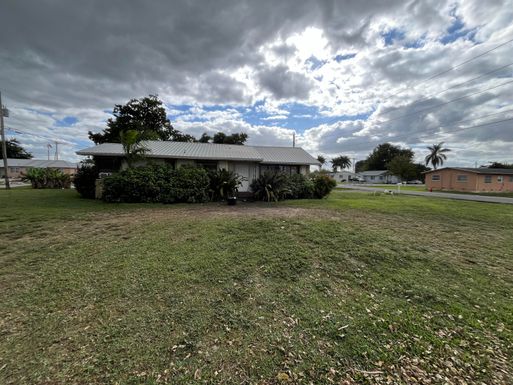 24 Avenue I, Belle Glade, FL 33430