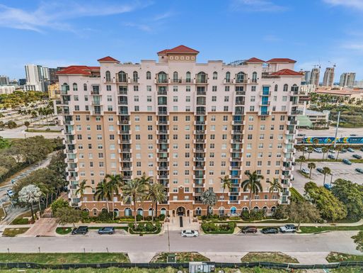 616 Clearwater Park, West Palm Beach, FL 33401