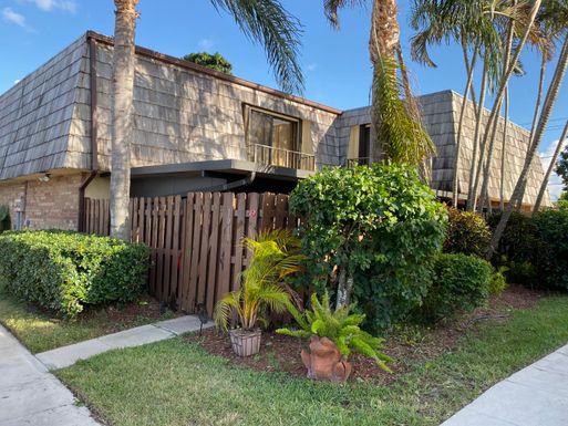 1011 Springdale, Palm Springs, FL 33461