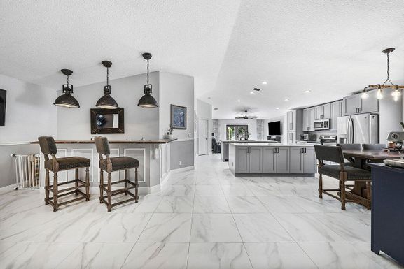 5230 Canoe Bend, Lake Worth, FL 33463