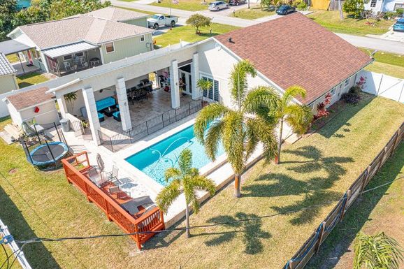 725 Hibiscus, Port Saint Lucie, FL 34983