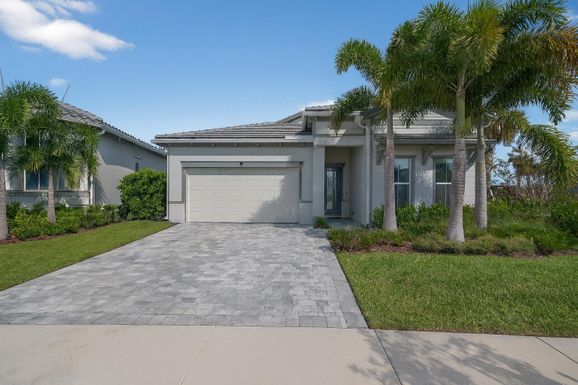 10405 Northbrook, Palm Beach Gardens, FL 33412