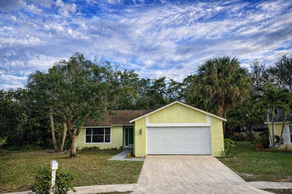147 Rosewood, Jupiter, FL 33458