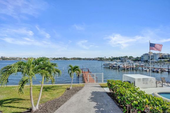 231 Lantana, Lantana, FL 33462