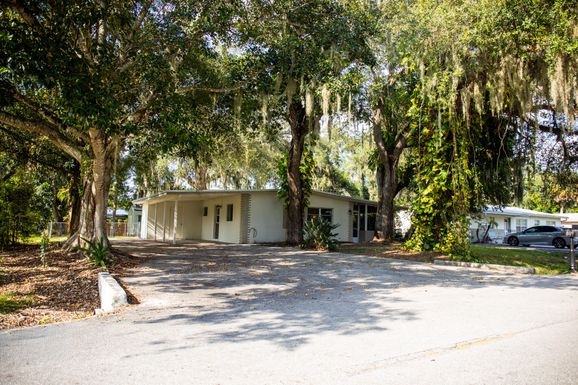 809 10th, Okeechobee, FL 34974