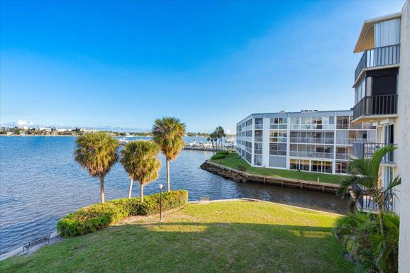 896 Federal, Lantana, FL 33462