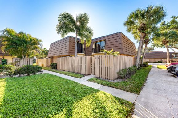 610 6th, Palm Beach Gardens, FL 33410