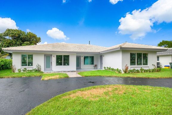 245 6th, Boca Raton, FL 33432