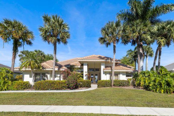 2054 Henley, Wellington, FL 33414