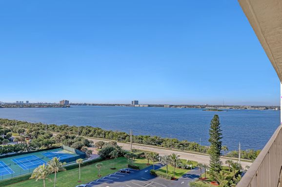 5420 Ocean, Singer Island, FL 33404