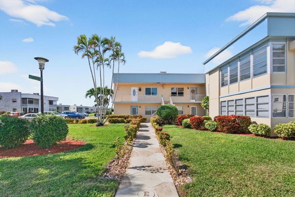 222 Burgundy, Delray Beach, FL 33484