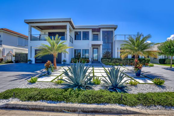 1161 Pine Point, Riviera Beach, FL 33404