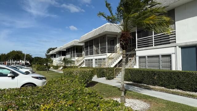 100 Stratford H, West Palm Beach, FL 33417