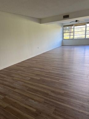 3521 Village, West Palm Beach, FL 33409