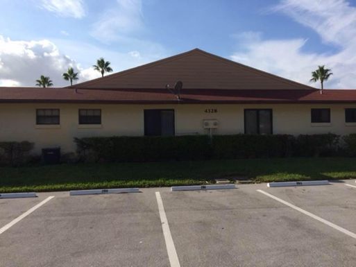 4328 Woodstock, West Palm Beach, FL 33409