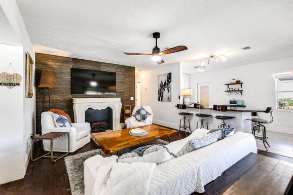 609 Arnold, Lantana, FL 33462