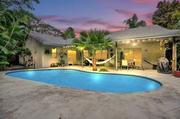 194 Parkwood, Royal Palm Beach, FL 33411