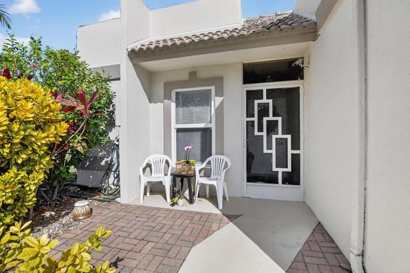 9215 Flynn, Boca Raton, FL 33496