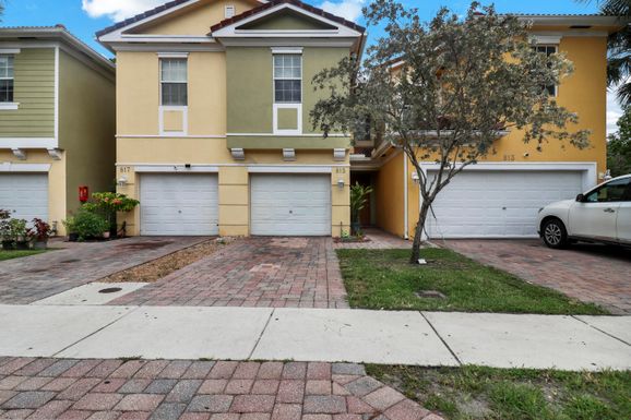 815 Pipers Cay, West Palm Beach, FL 33415