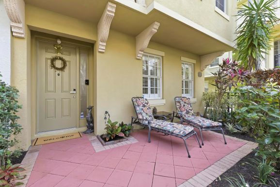 2739 Ravella, Palm Beach Gardens, FL 33410