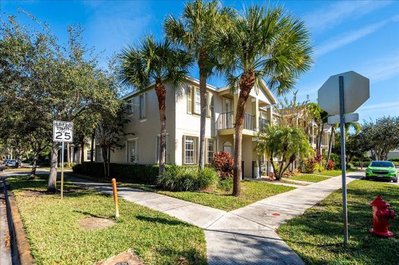 2177 Destin, Port Saint Lucie, FL 34952