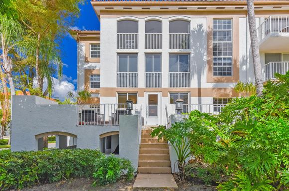 7369 Orangewood, Boca Raton, FL 33433