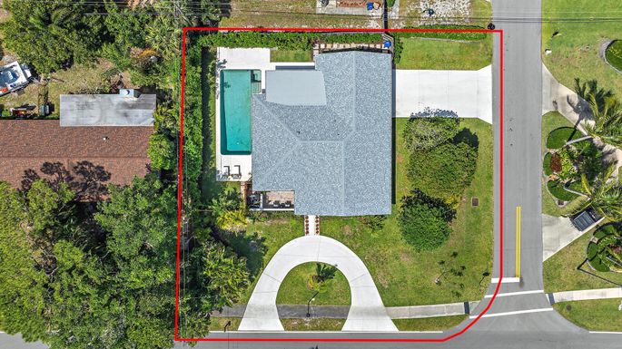 1604 Seabrook, Tequesta, FL 33469