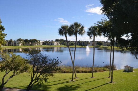 5220 Las Verdes, Delray Beach, FL 33484