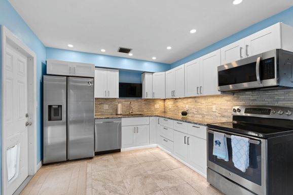 315 6th, Boynton Beach, FL 33426