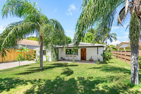 363 Glouchester, Boca Raton, FL 33487