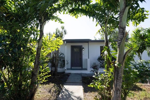 924 11th, Fort Lauderdale, FL 33311