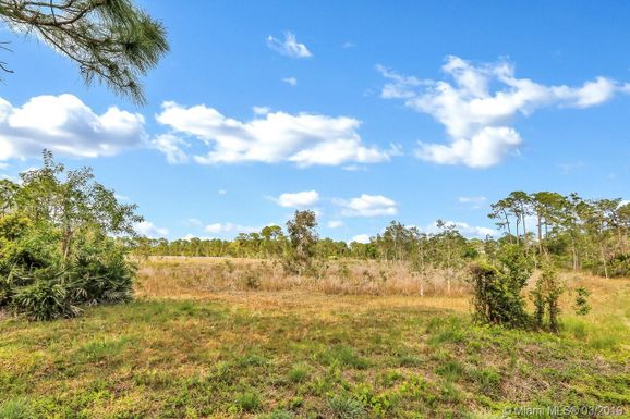 2734 SE Ranch Acres Circle, Jupiter FL 33478