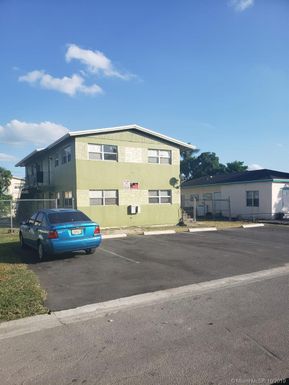 673 SW 7th St, Belle Glade FL 33430