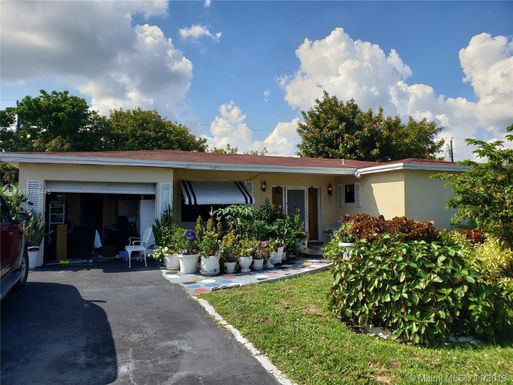 4325 NW 38th Ave, Lauderdale Lakes FL 33309